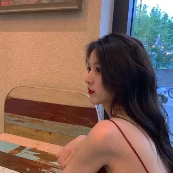 街头俏妞